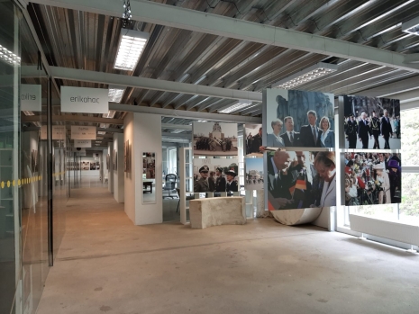 Fotoizstādes "Brīvības piemineklis – veltījums Latvijai" atklāšana 2020. gada 14. maijā Viļņā, Užupes republikas Ideju inkubatorā.
Publicitātes foto.